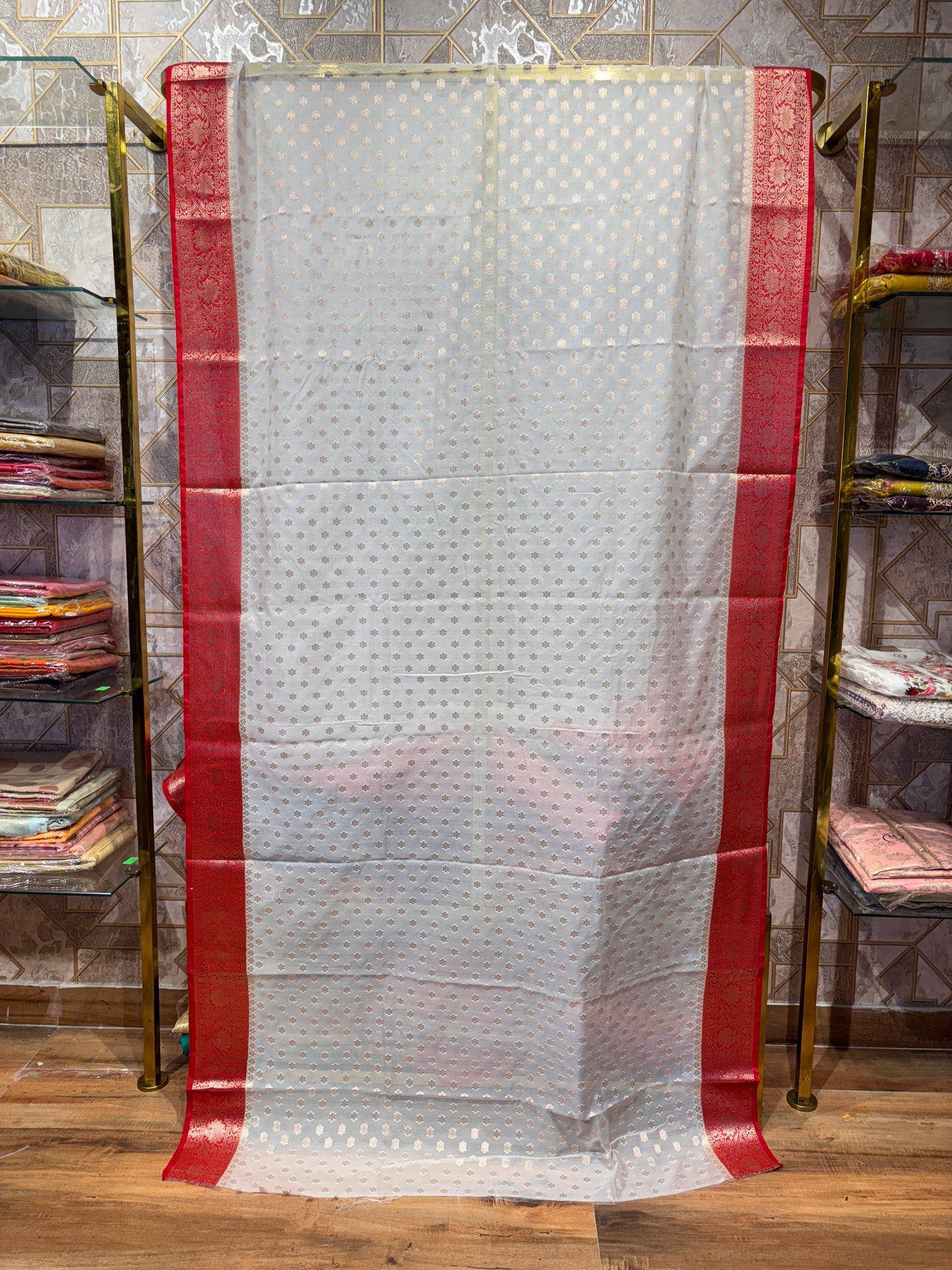 WHITE AND RED BORDER SILK SAREE – PERFECT FOR DUSSHERA FESTIVITIES